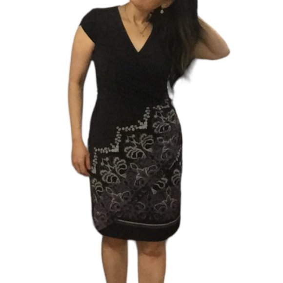 Le Chateau Printed Short Sleeve Dress - Picture 6 of 14
